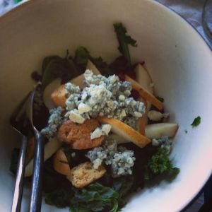 kale, pears, roth bleu, craisins, sunflower oil, salt