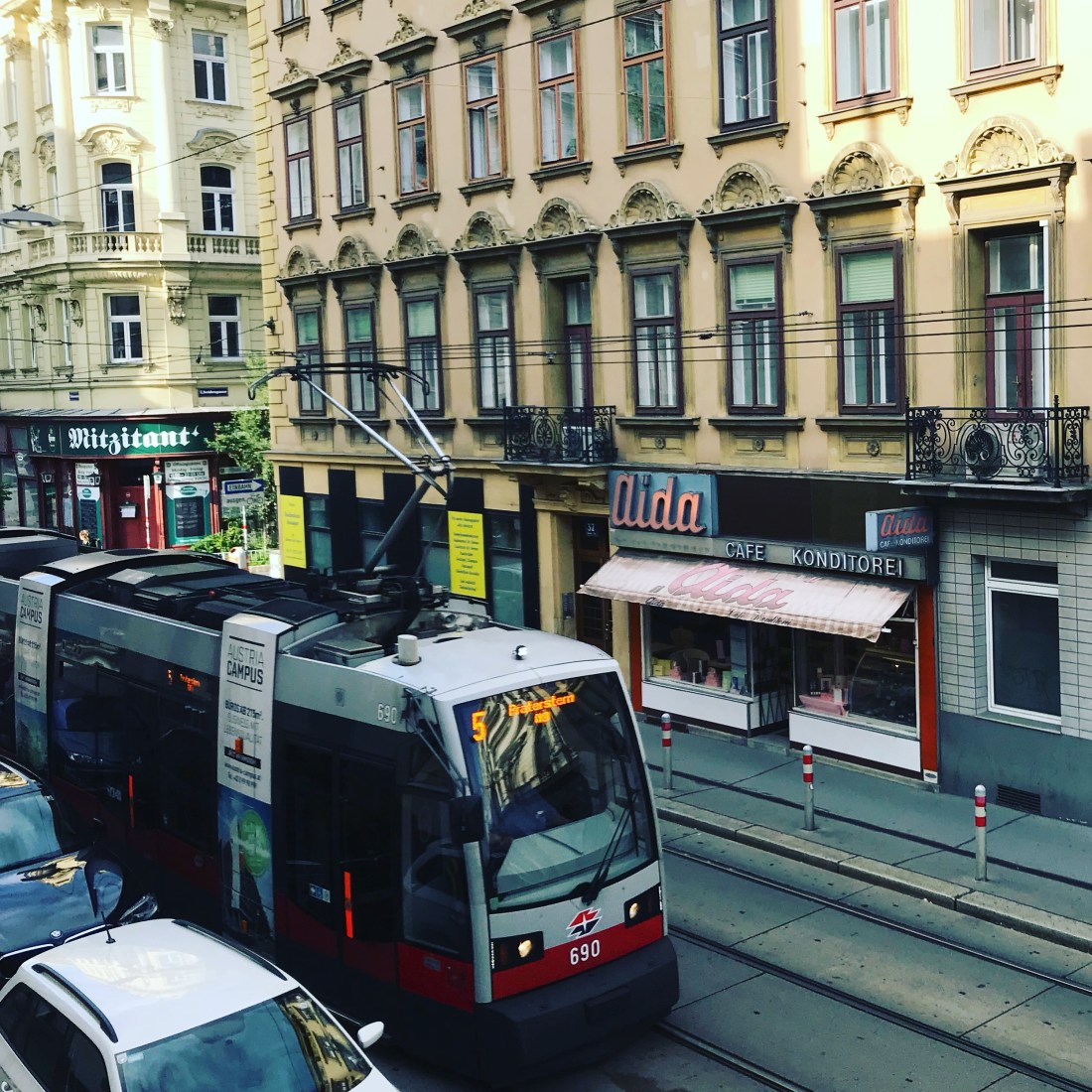 CBDF1BEE-0624-4E46-B652-DCDC5FA4652C